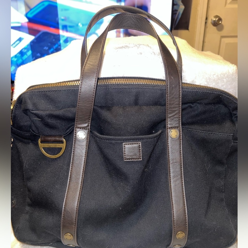 Bend messenger bag